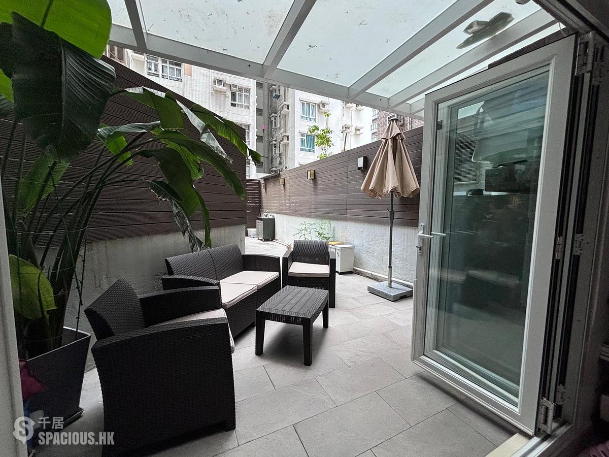 Sai Ying Pun - Yue Sun Mansion Block 2 01