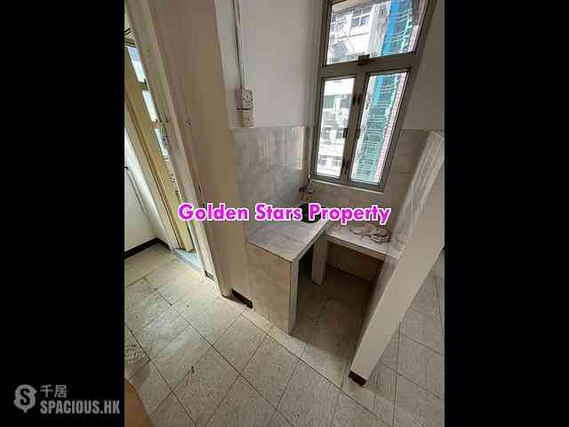 Sai Ying Pun - 210-212A, Des Voeux Road West 06