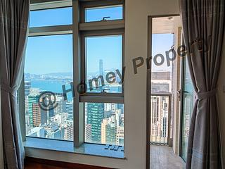 Wan Chai - The Avenue Phase 2 Block 3 04