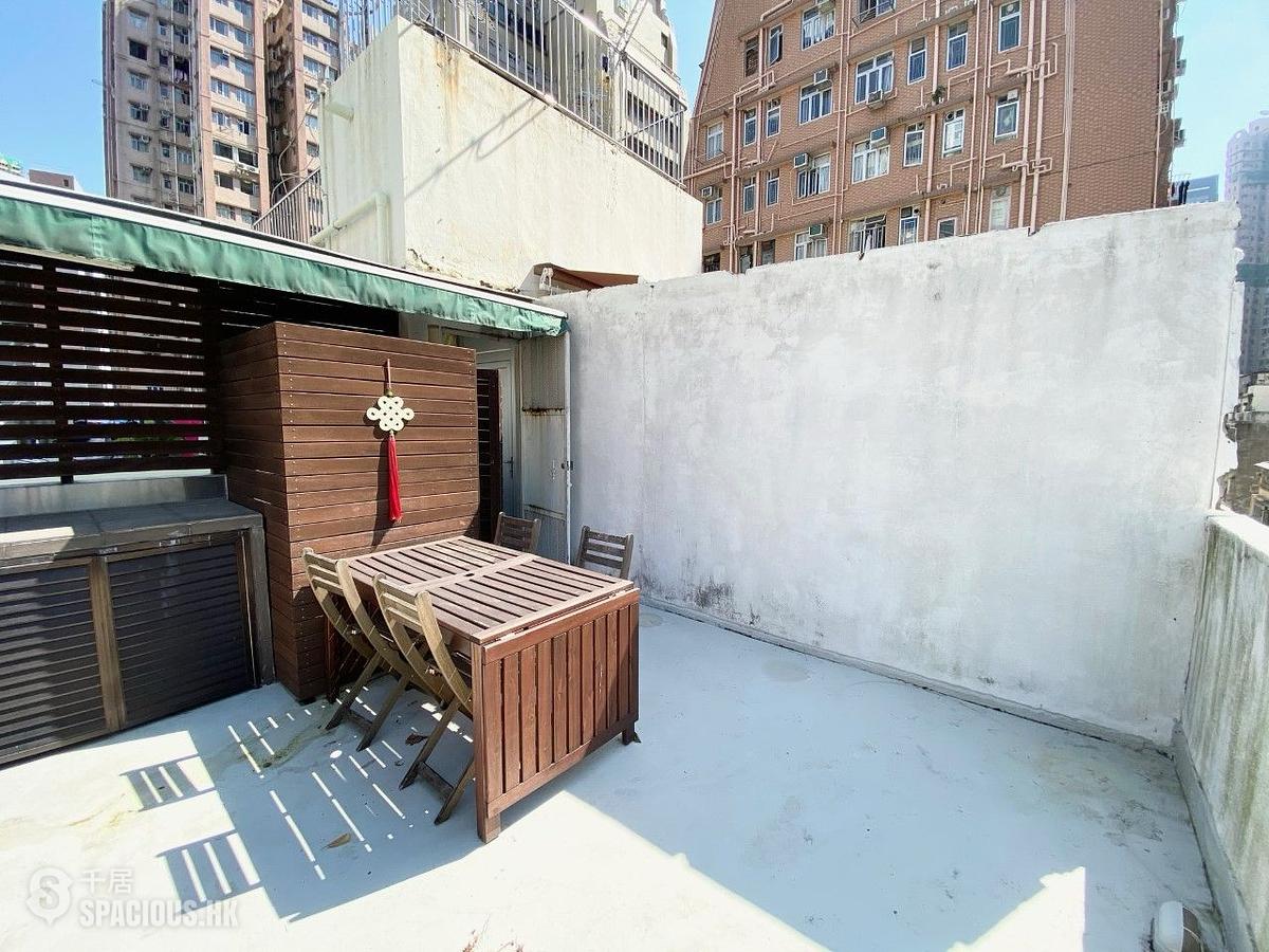 Sheung Wan - Tai Wing House 01