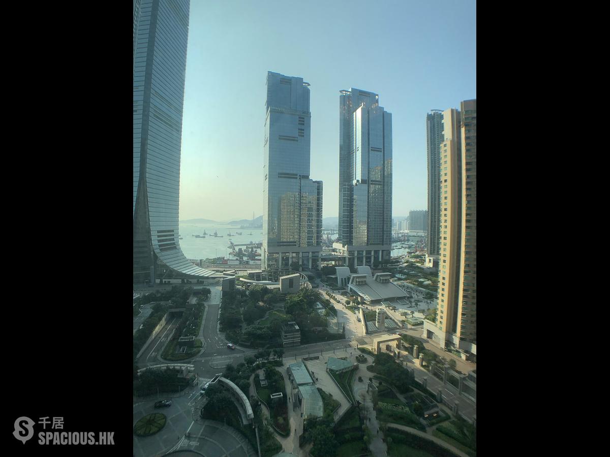 West Kowloon - The Arch 01