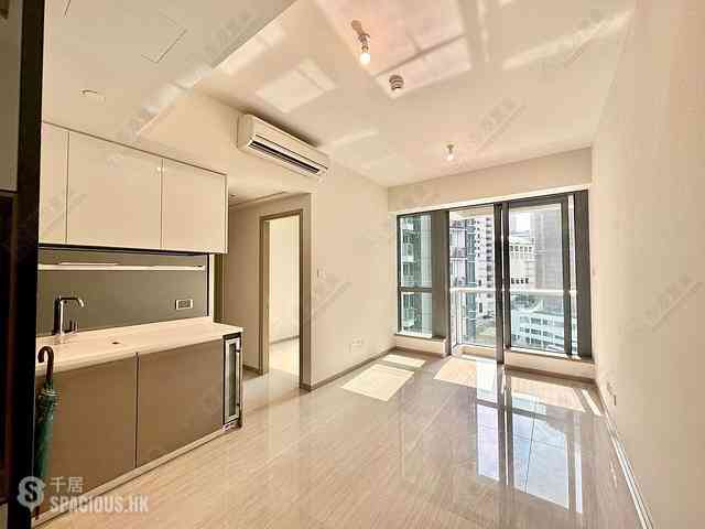 Wong Chuk Hang - The Southside Phase 1 Southland Tower 2B 01