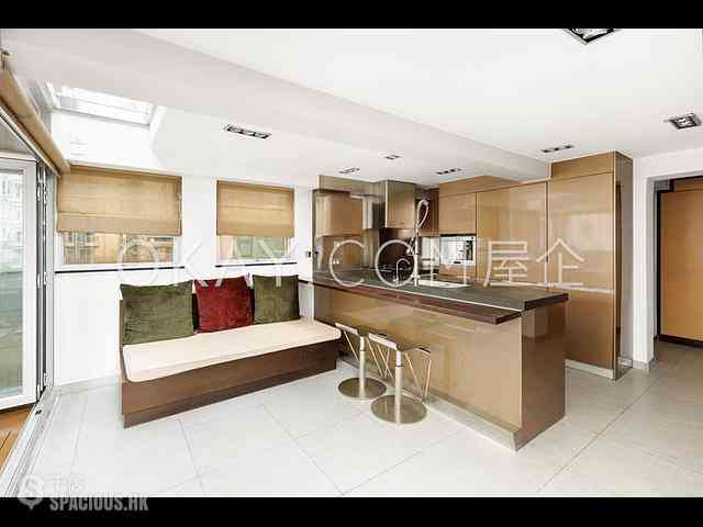 Wan Chai - Luckifast Building 06