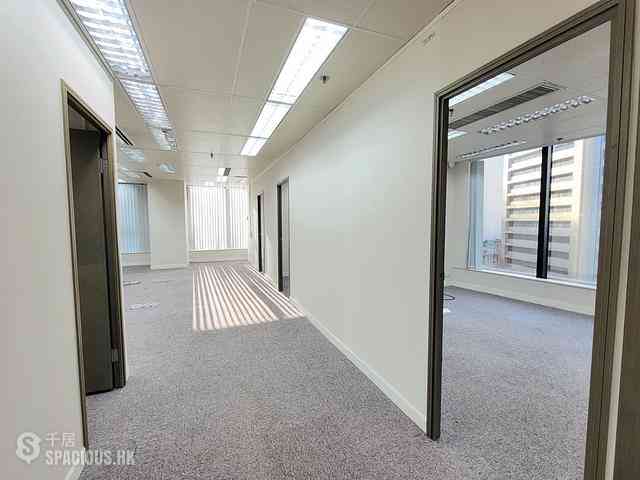Wan Chai - Emperor Group Centre 03