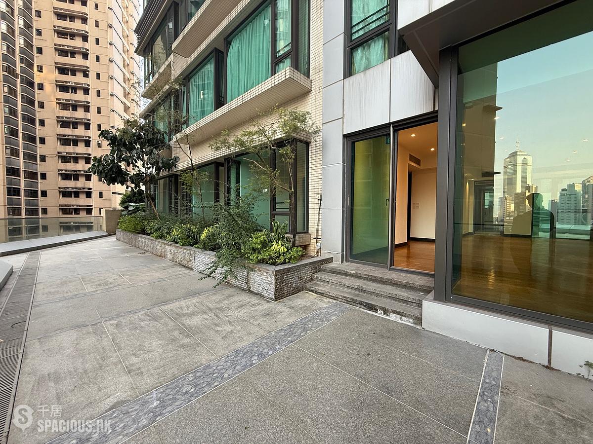 Mid Levels Central - 11, Macdonnell Road 01