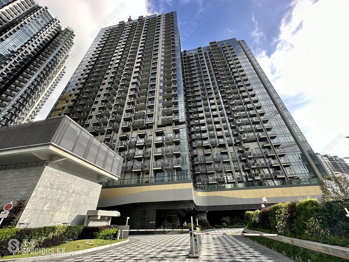 Wong Chuk Hang - The Southside Phase 2 La Marina Tower 2B 01