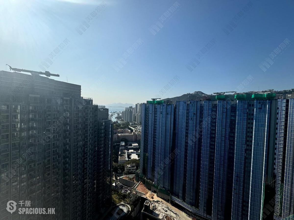 Wong Chuk Hang - The Southside Phase 1 Southland Tower 2A 01