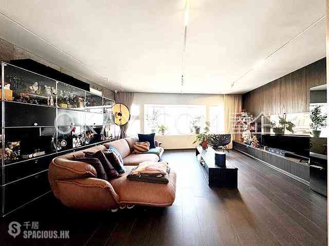 Mid Levels Central - Birchwood Place 01