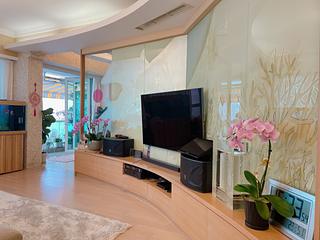 Pok Fu Lam - Villas Sorrento 02