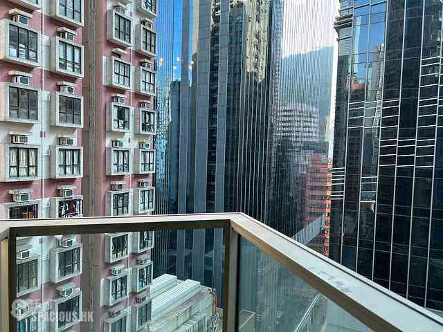 Wan Chai - The Avenue Phase 1 Block 5 01