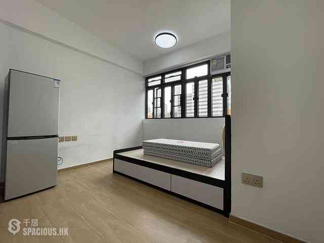Mong Kok - Tai Yue Mansion 03