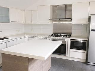 The Peak - Strawberry Hill 11