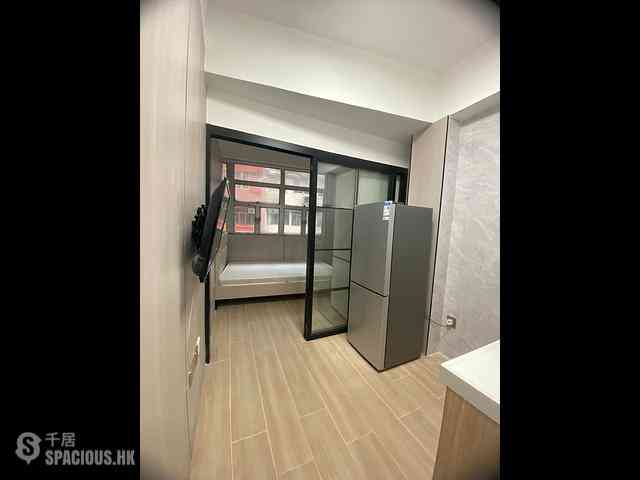 Wan Chai - 110-112, Queen's Road East 02
