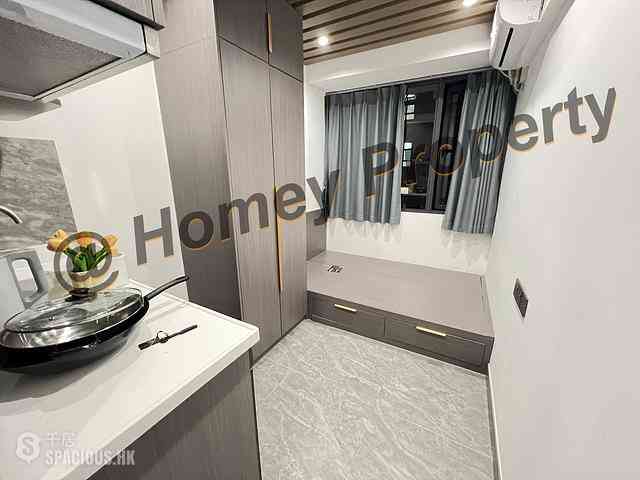 Central - 7, Lan Kwai Fong 01