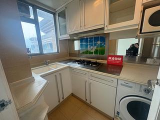 Tung Chung - Caribbean Coast Phase 2 Albany Cove Tower 8 02