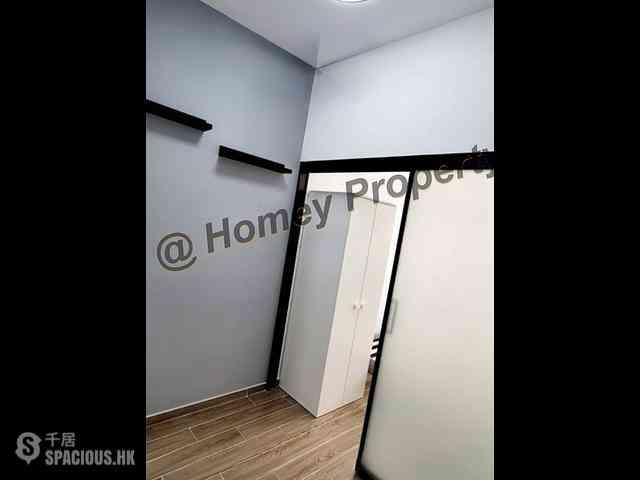 Mong Kok - Yuen Fat Building 02