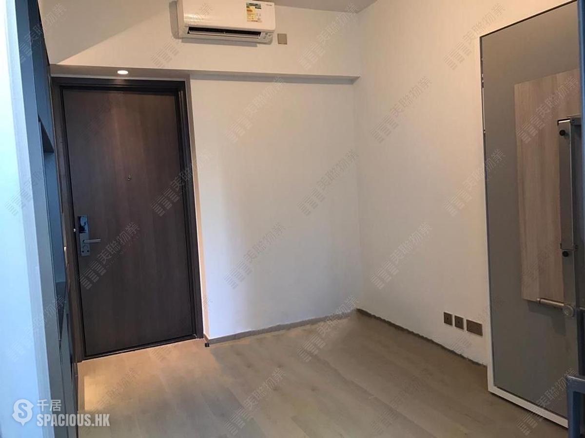 Sai Ying Pun - 15, Western Street 01