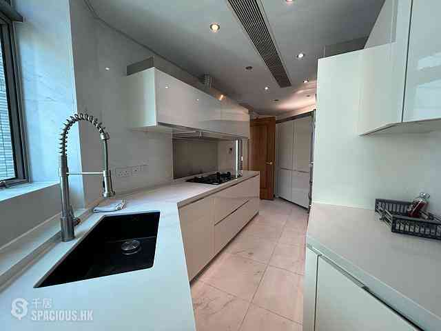 Mid Levels Central - Regence Royale Tower 2 08