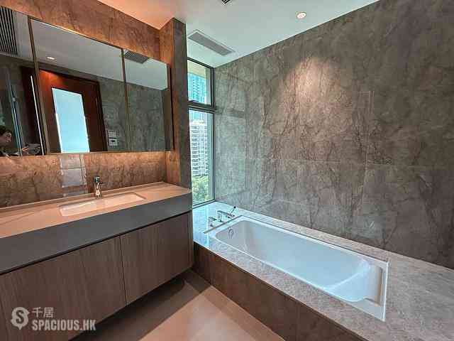 Mid Levels Central - Regence Royale Tower 2 06