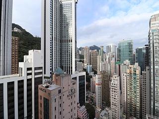 Wan Chai - The Avenue Phase 2 09