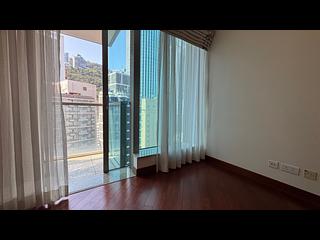 Wan Chai - The Avenue Phase 1 Block 5 02