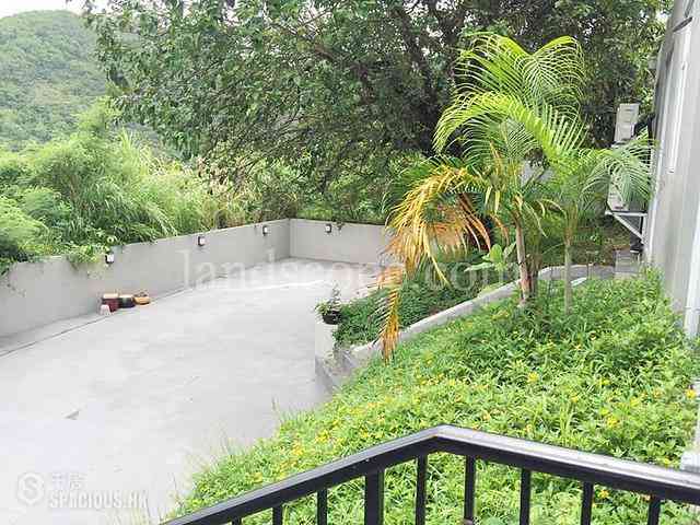 Hang Hau - Junk Bay Villas 03