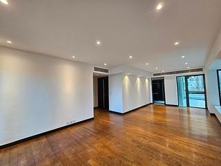 Mid Levels Central - 11, Macdonnell Road 02