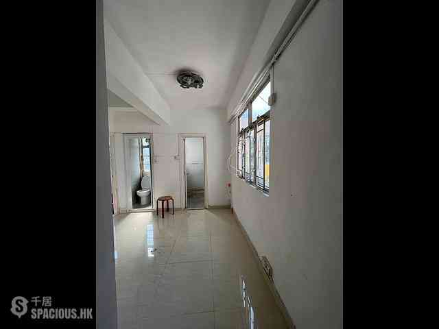 Chai Wan - Moon Wah Building 08
