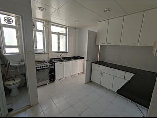 Pok Fu Lam - Four Winds Apartment 07