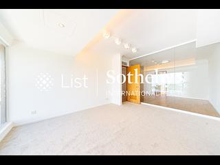 Chung Hom Kok - Pinewaver Villas 06