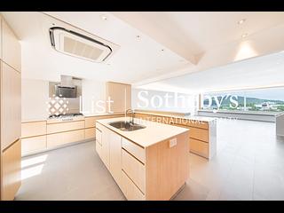 Chung Hom Kok - Pinewaver Villas 12