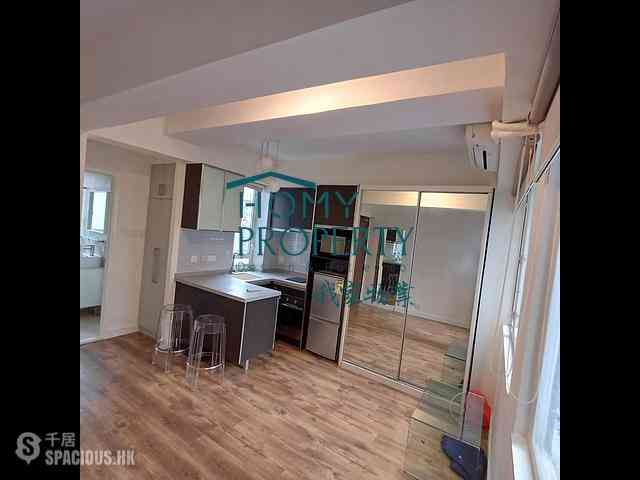 Poho - 43-45, Square Street 02