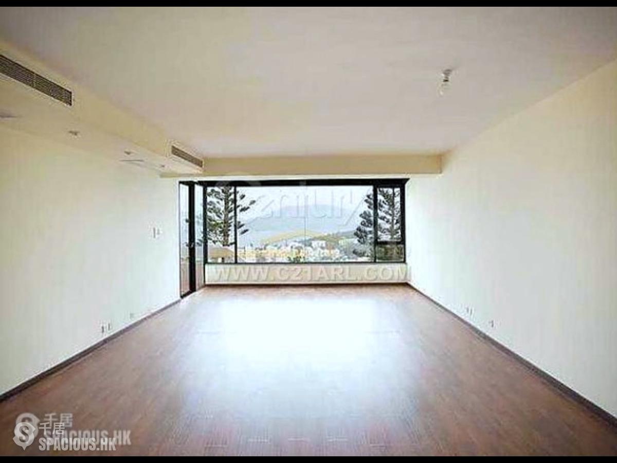 Chung Hom Kok - Cape Court 01