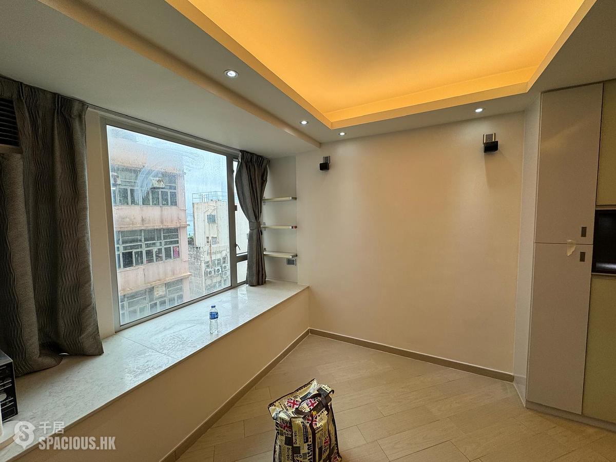 Sai Ying Pun - Kam Kwan Building 01