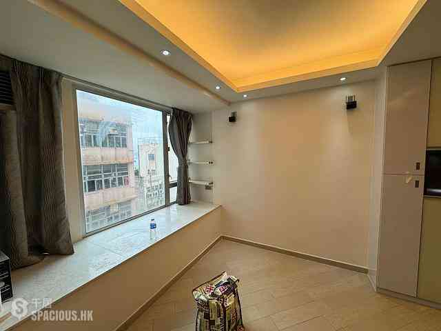Sai Ying Pun - Kam Kwan Building 01