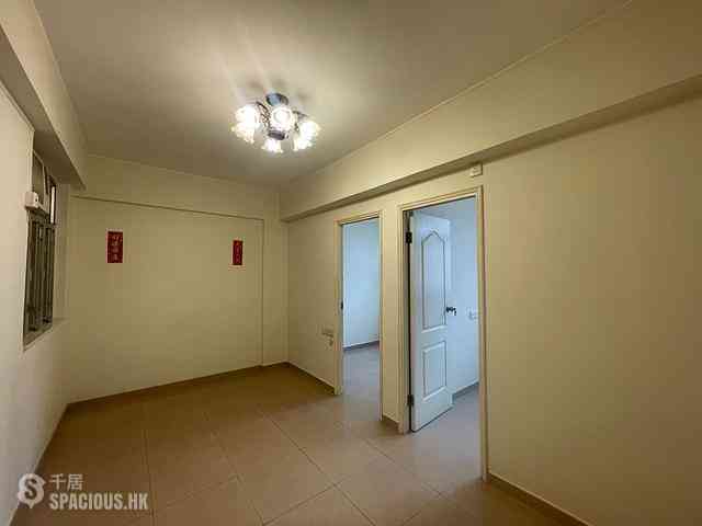 Sai Ying Pun - Tai Hing Building 01