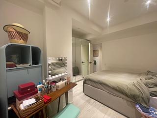 Sheung Wan - Des Voeux Building 10
