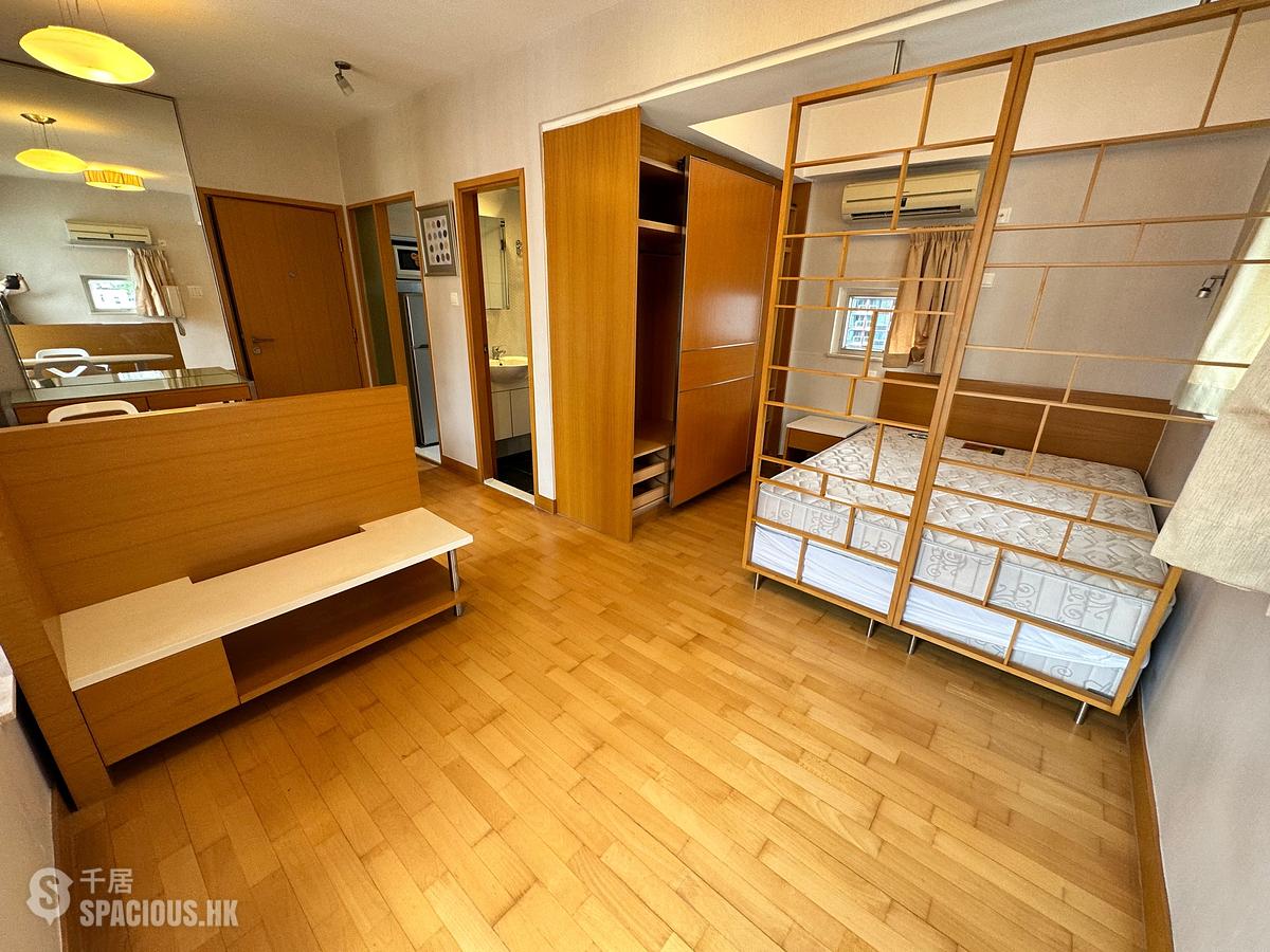 Causeway Bay - Lee King Mansion 01