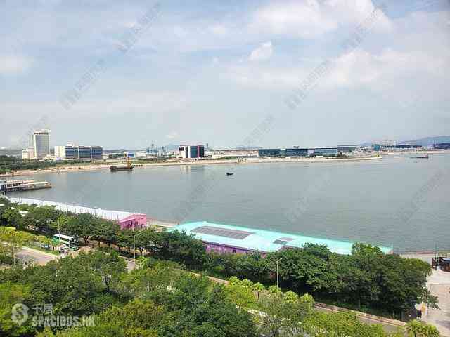 Tung Chung - Coastal Skyline Phase 4 Le Bleu Deux Block 3 01