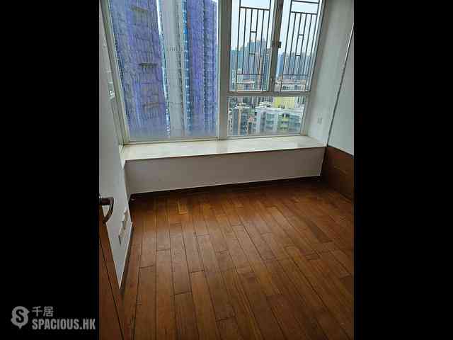 Yuen Long - The Brand 09