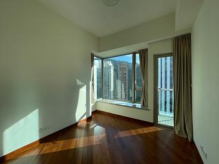 Wan Chai - The Avenue Phase 2 04