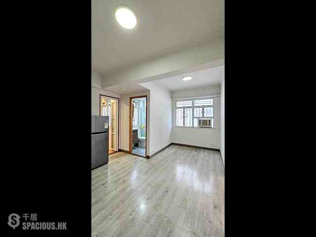 Wan Chai - Lucky House 01