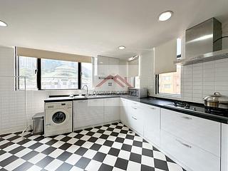 Happy Valley - Holly Court 04