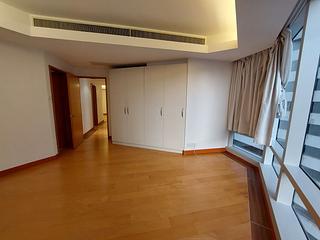 Wan Chai - Convention Plaza Apartments 06