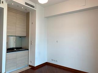 Wan Chai - The Avenue Phase 2 Block 2 06