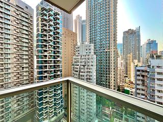 Wan Chai - The Avenue Phase 1 Block 5 02