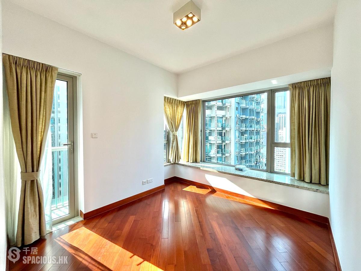 Wan Chai - The Avenue Phase 1 Block 5 01