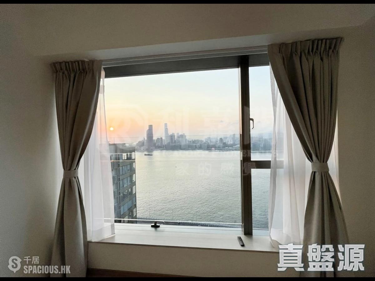 Fortress Hill - Harbour Glory 01