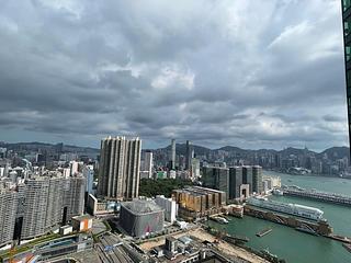 West Kowloon - The Arch Star Tower (Block 2) 08