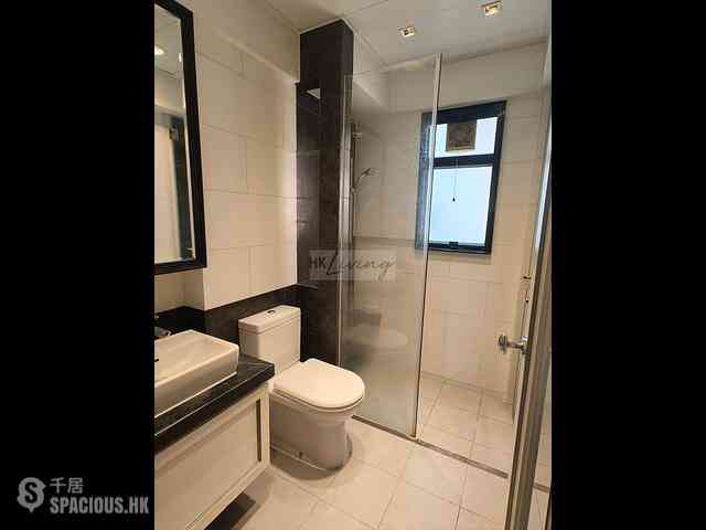 Wan Chai - New Sun House 07